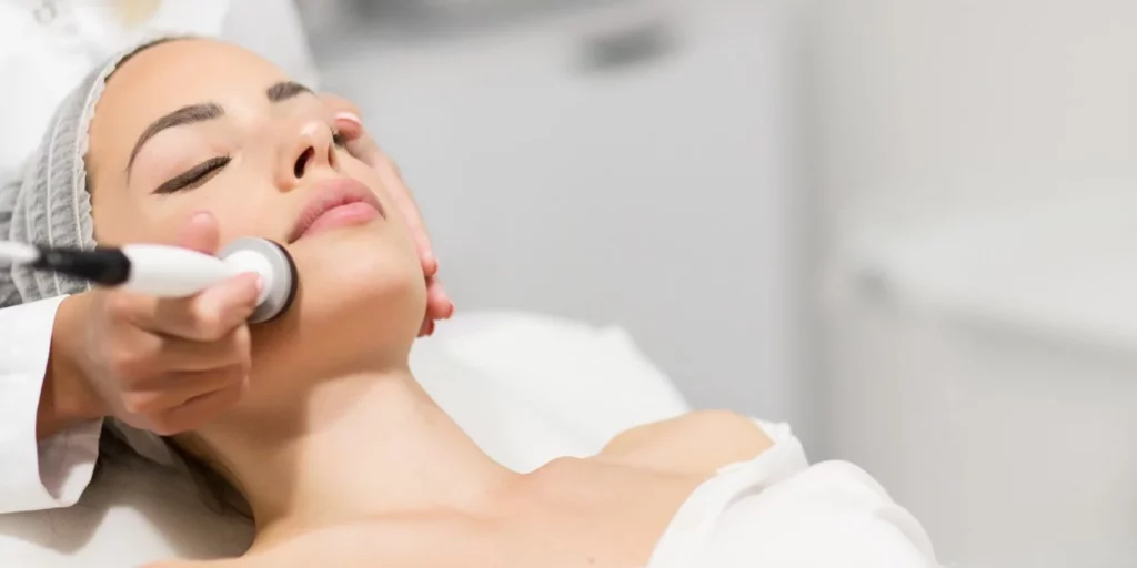 Microneedling-
